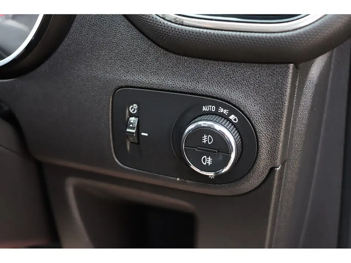 2021-vauxhall-crossland-big-21