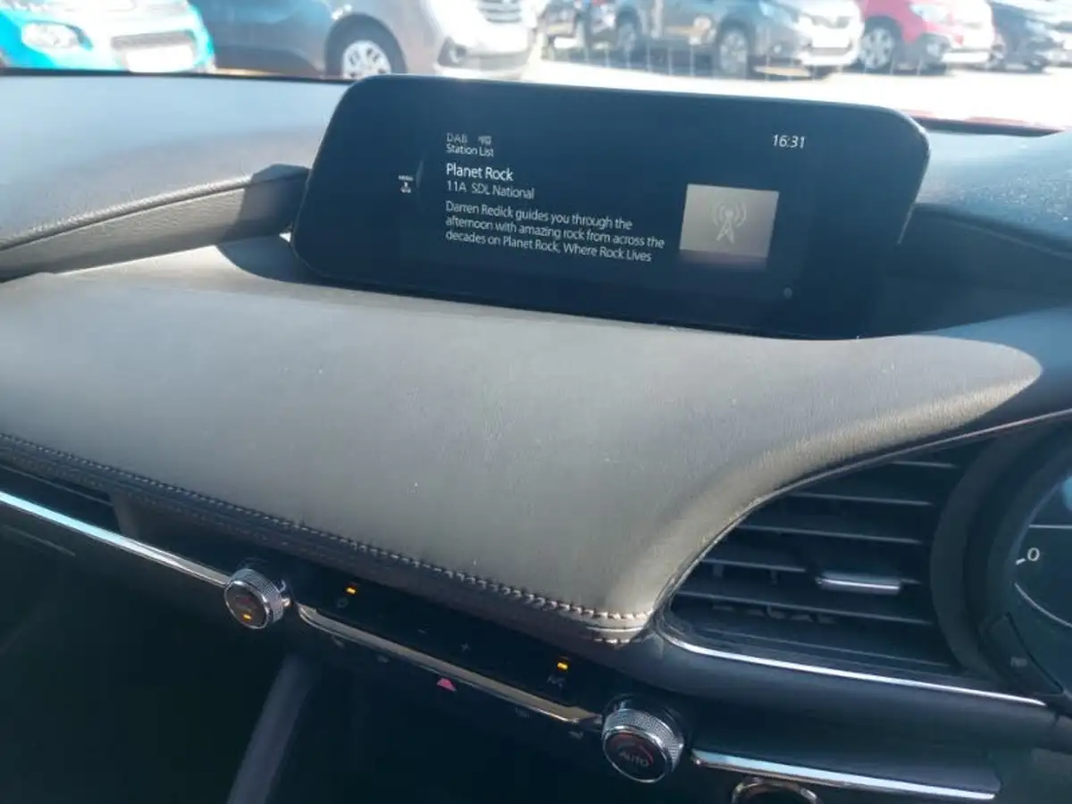 2021-mazda-mazda3-20-sport-lux-186ps-saloon-4d-big-13