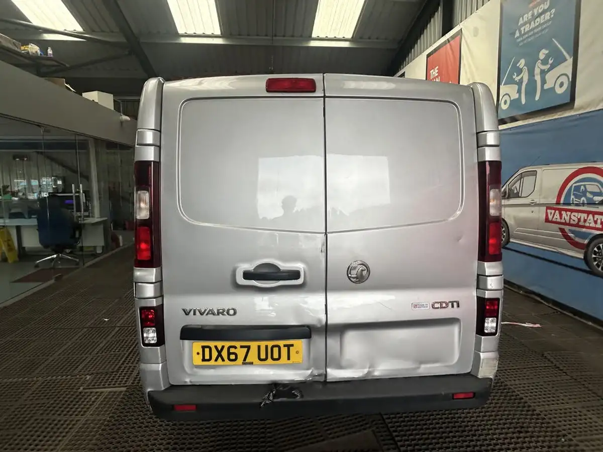 2017-vauxhall-vivaro-16cdti-sportive-2700-l1h1-120pseu6-panel-big-2