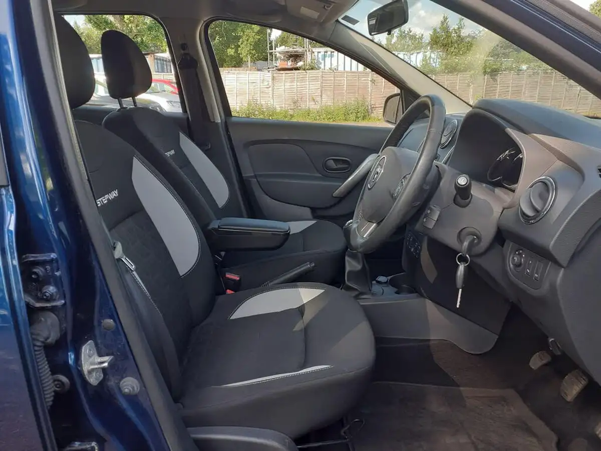 2016-dacia-sandero-stepway-09-tce-laureate-big-11