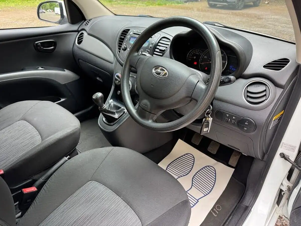 2012-hyundai-i10-12-active-big-13