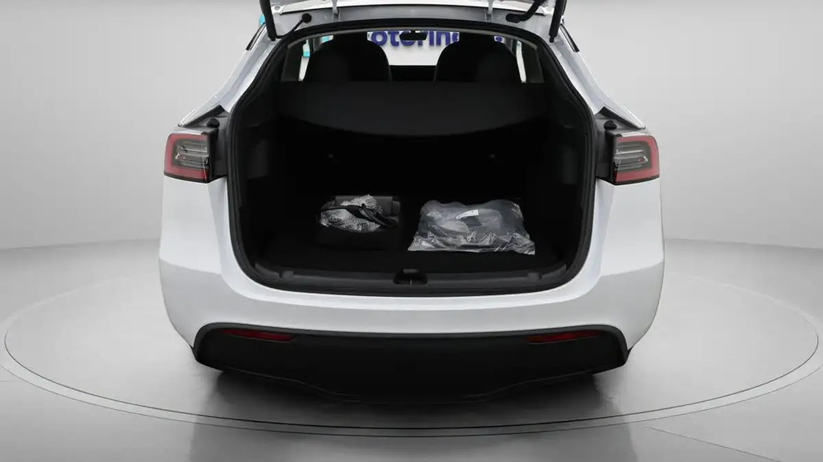 2023-tesla-model-y-e-rwd-big-17