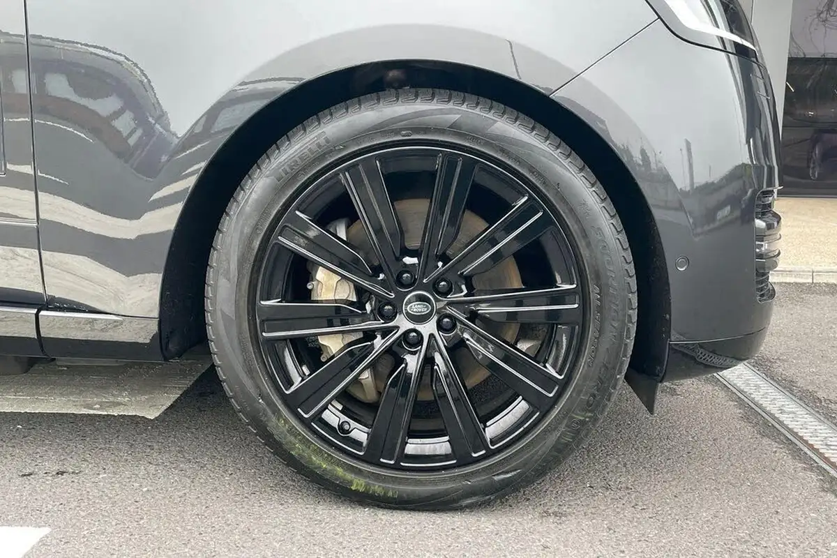 2023-land-rover-range-rover-30-p440e-se-big-24