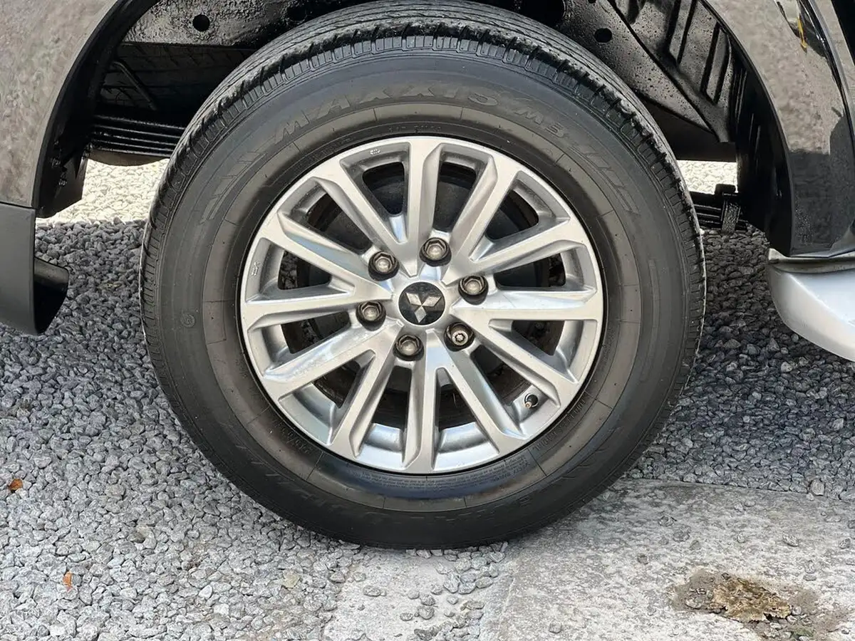 2018-mitsubishi-l200-24di-d-barbarian-eu6b-auto-big-10