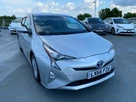 2017-toyota-prius-hybrid-small-0