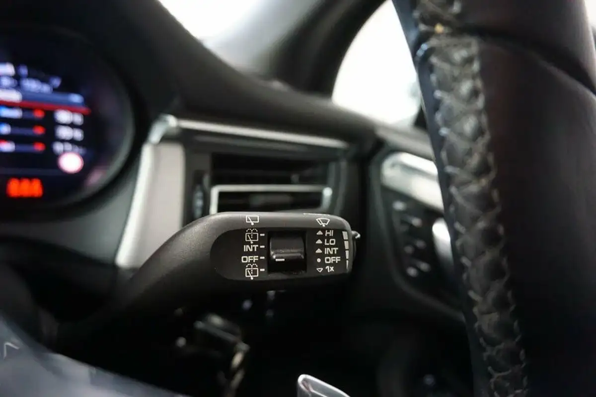 2019-porsche-macan-30-v6-s-big-41