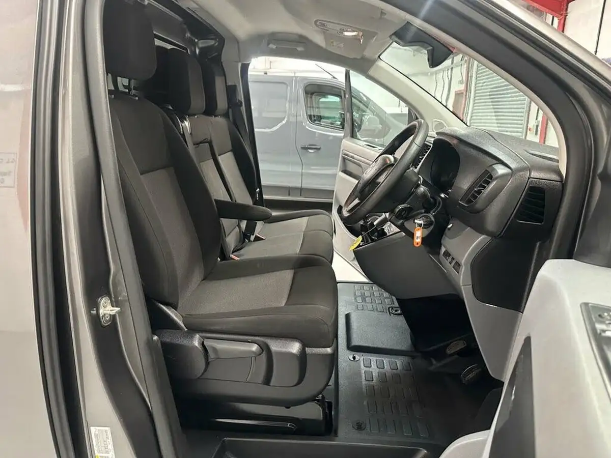 2022-vauxhall-vivaro-15td-2700-l1h1-sportive-120pseu6d-big-11