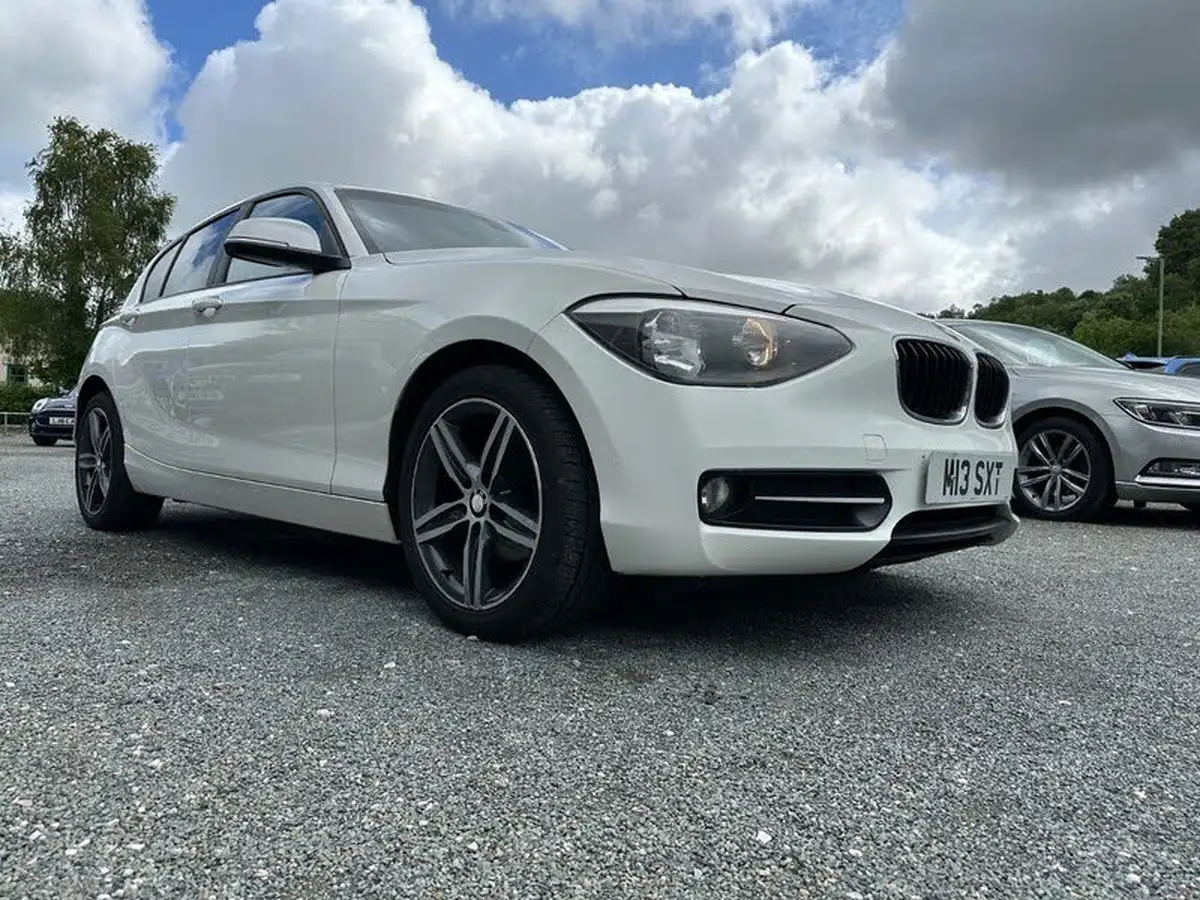 2014-bmw-1-series-20td-116d-sport-116bhp-ss-sports-hatch-5d-big-40