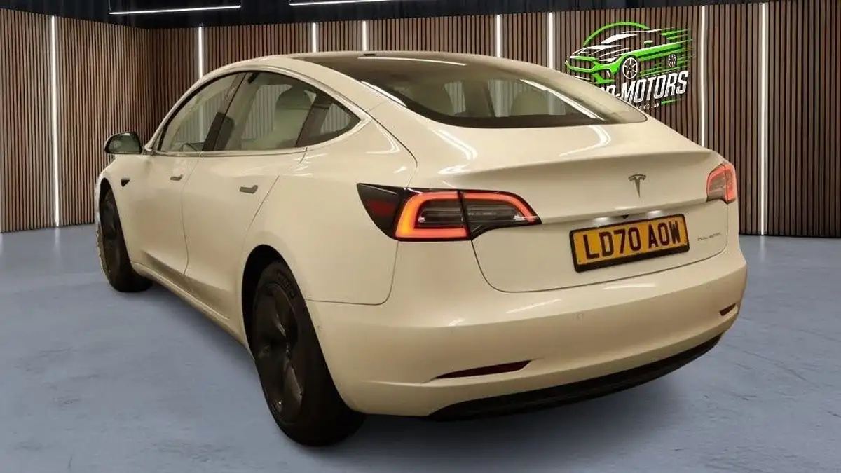 2020-tesla-model-3-e-long-range-big-4