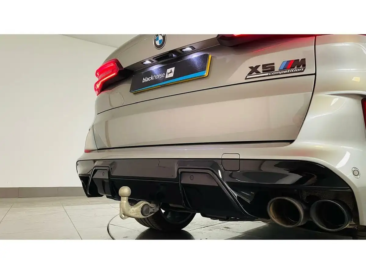 2021-bmw-x5-44-m-competition-big-16