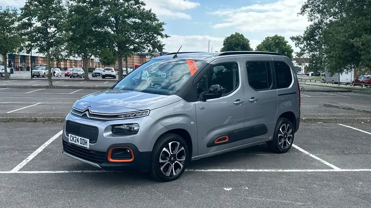 2024-citroen-berlingo-e-flair-xtr-m-size-big-6
