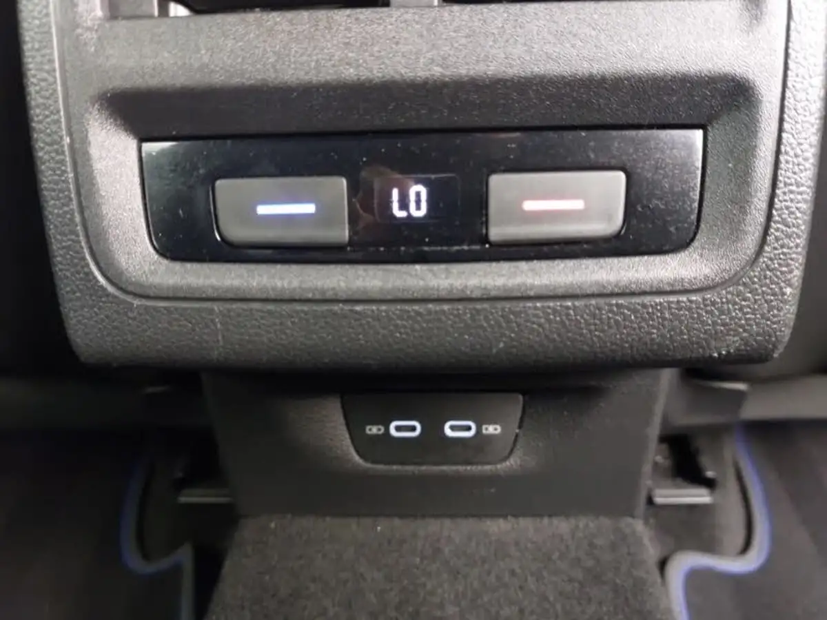2021-volkswagen-golf-20-tsi-r-hatchback-big-9