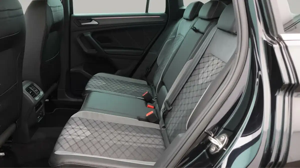 2021-volkswagen-tiguan-15-tsi-r-line-big-16