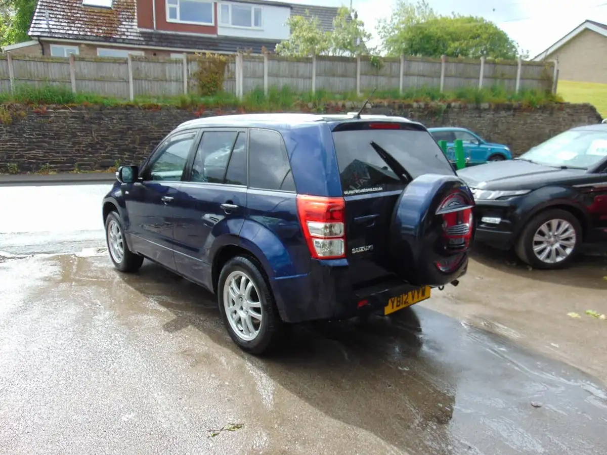 2012-suzuki-grand-vitara-19td-sz-t-big-2