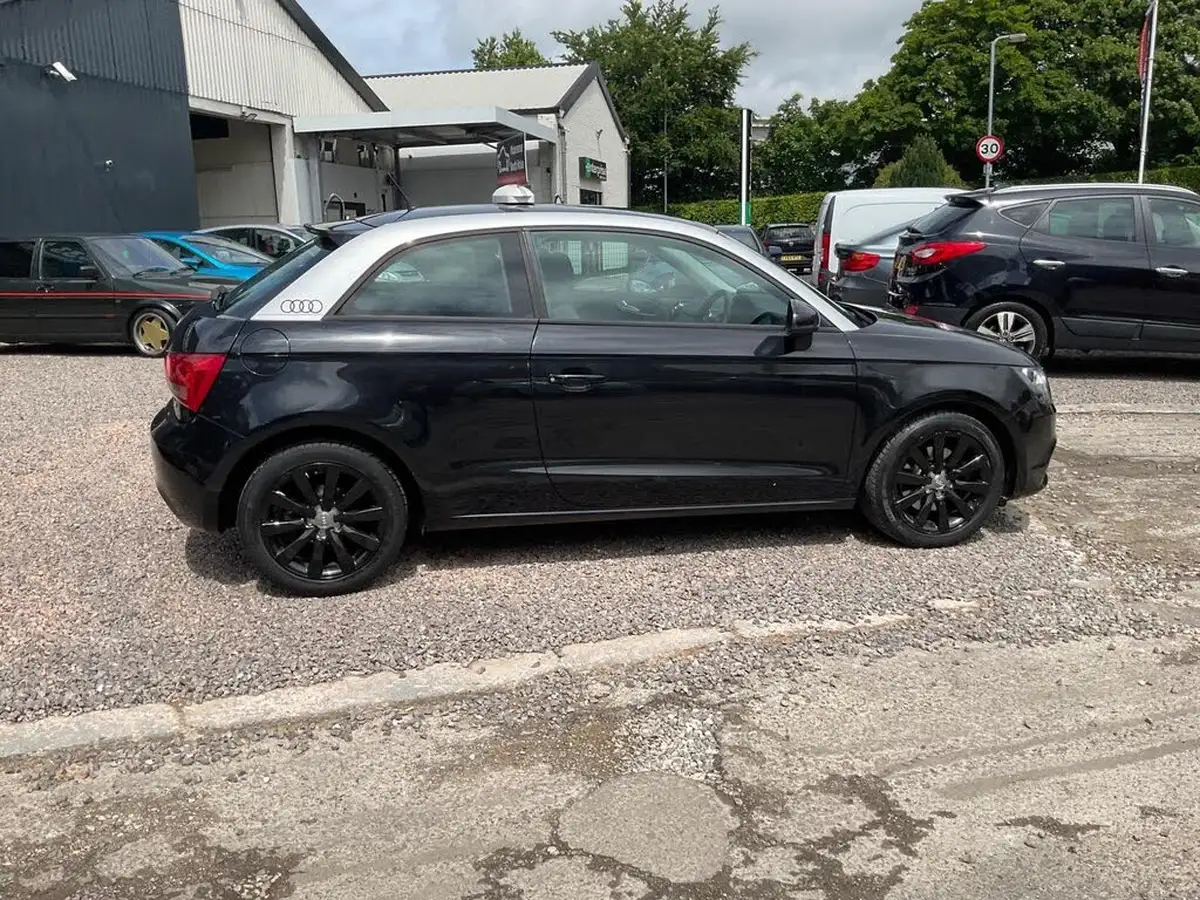 2011-audi-a1-14-sport-tfsi-hatchback-3d-big-57