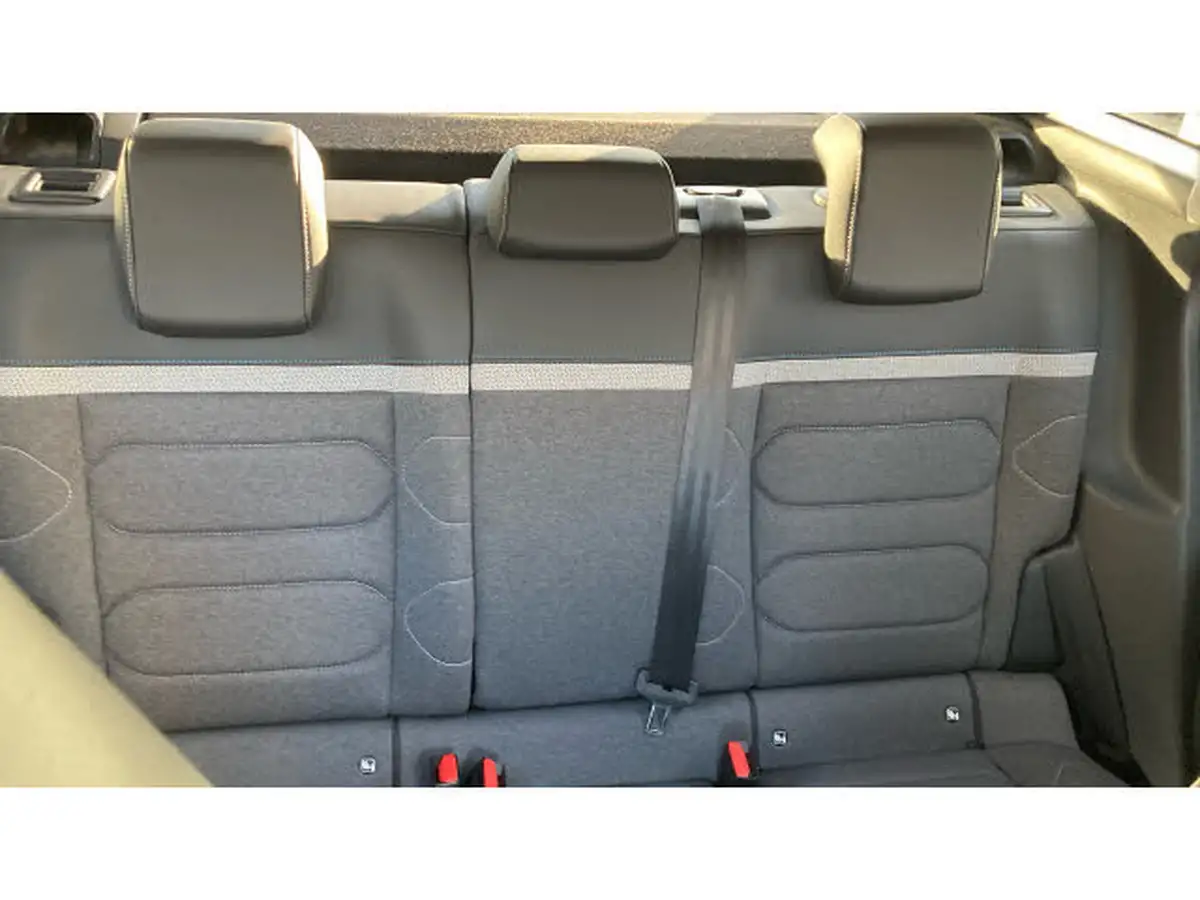 2023-citroen-c4-12-puretech-c-series-edition-big-14