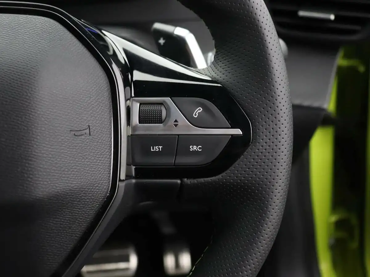 2024-peugeot-208-12-puretech-gt-136ps-hybrid-e-dsc6-big-36