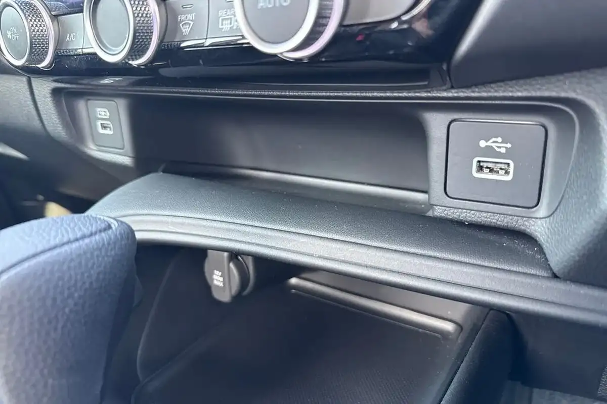 2023-honda-hr-v-15-i-mmd-elegance-big-31