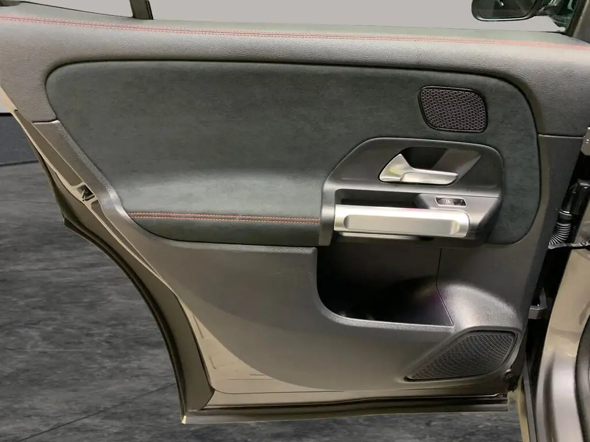 2022-mercedes-benz-eqb-e-eqb-350-amg-line-premium-big-37