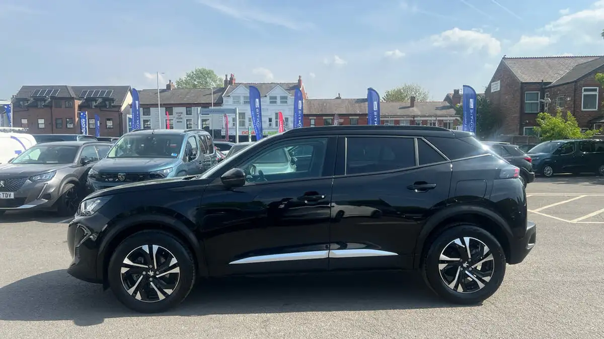 2022-peugeot-2008-suv-12-puretech-allure-premium-100bhp-big-5
