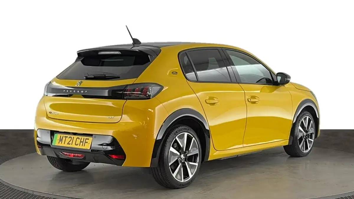 2021-peugeot-208-e-gt-50kwh-big-3