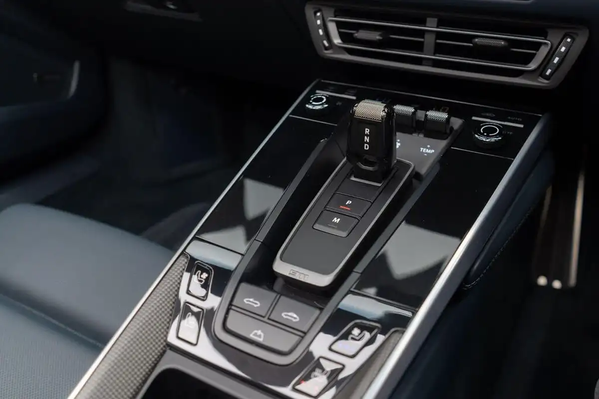 2023-porsche-911-38-turbo-s-awd-turbo-cabriolet-big-24