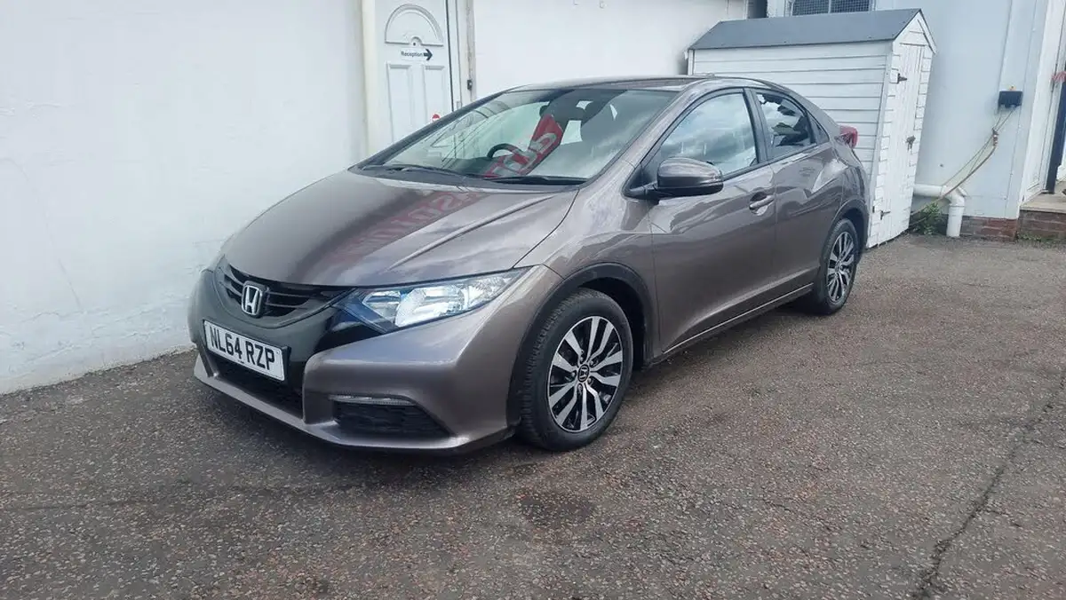 2014-honda-civic-16td-s-hatchback-big-17