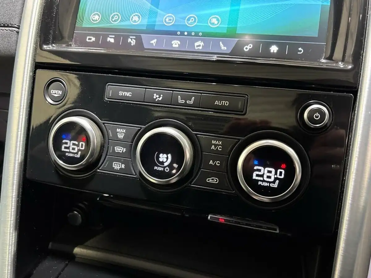 2020-land-rover-discovery-30-sd6-hse-big-26