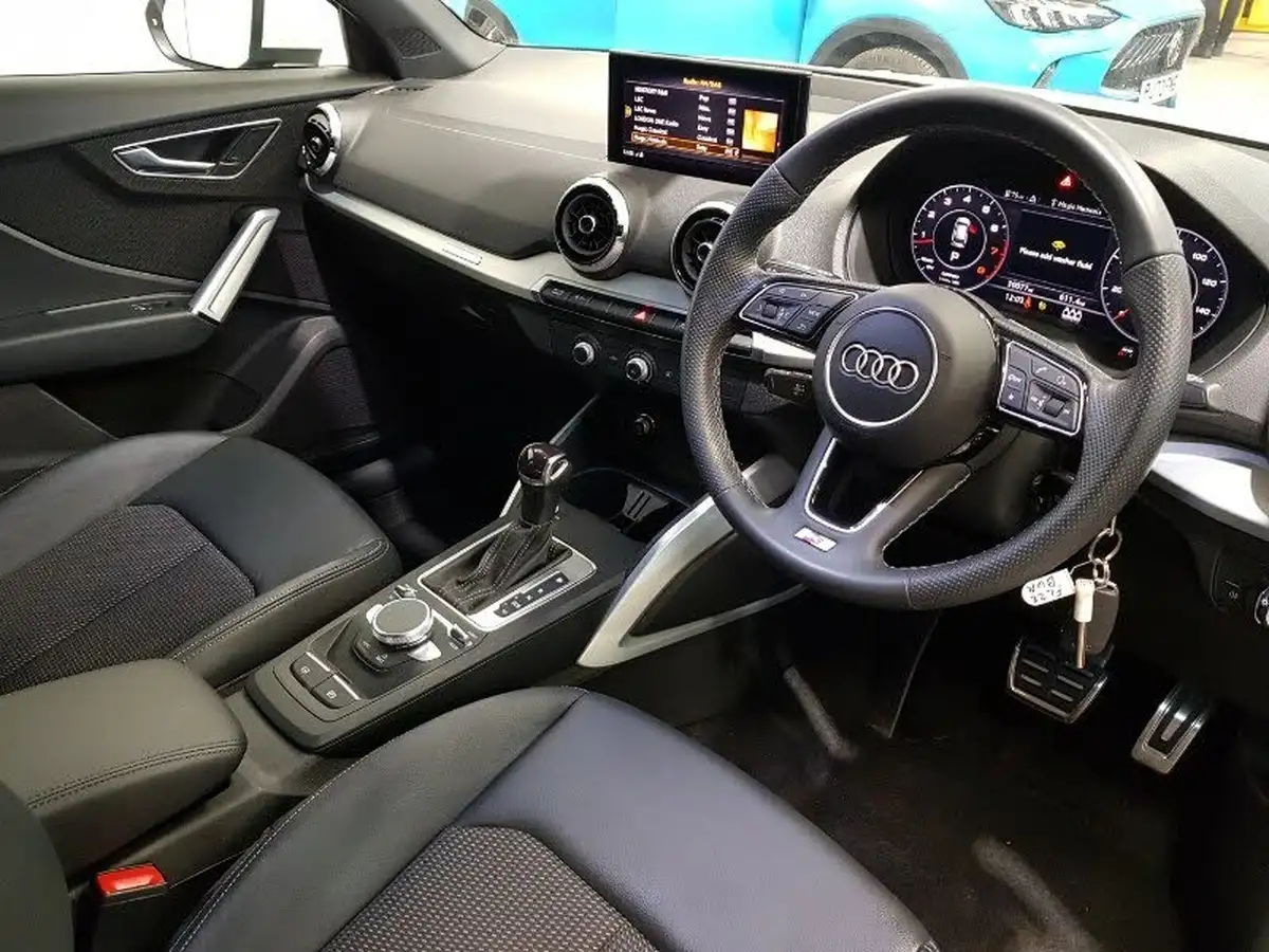 2022-audi-q2-15-35-tfsi-s-line-tronic-big-16