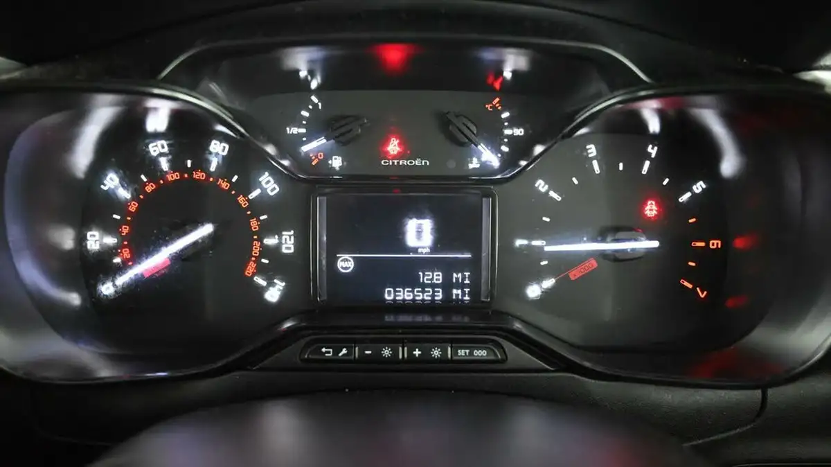 2021-citroen-c3-12-puretech-shine-83ps-big-10