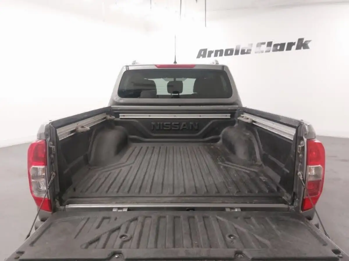 2021-nissan-navara-23dci-tt-tekna-8-navileather-auto-big-7