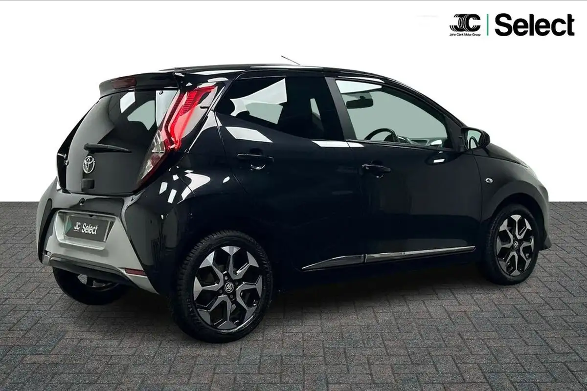2019-toyota-aygo-10-vvt-i-x-plore-big-1