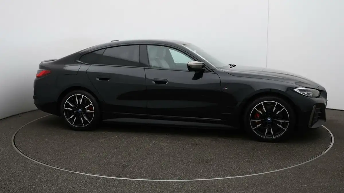 2022-bmw-i4-e-m50-big-52