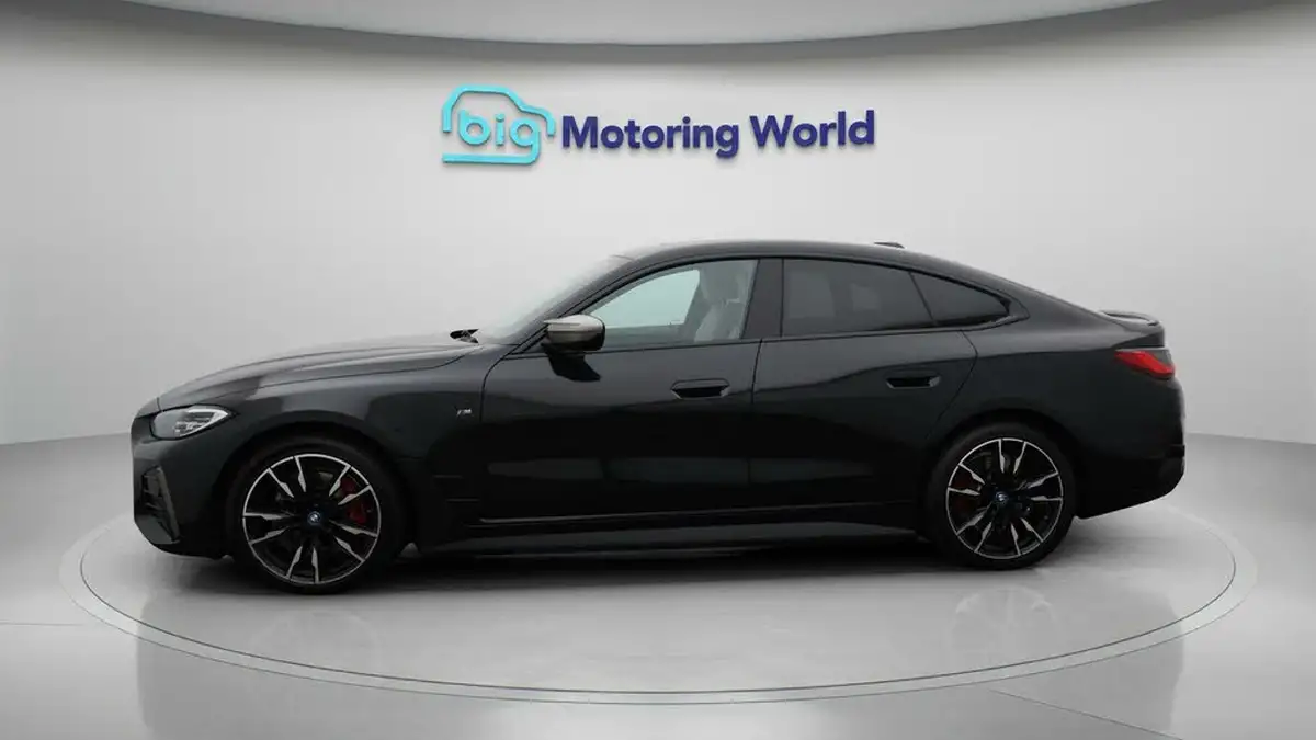 2022-bmw-i4-e-m50-big-4