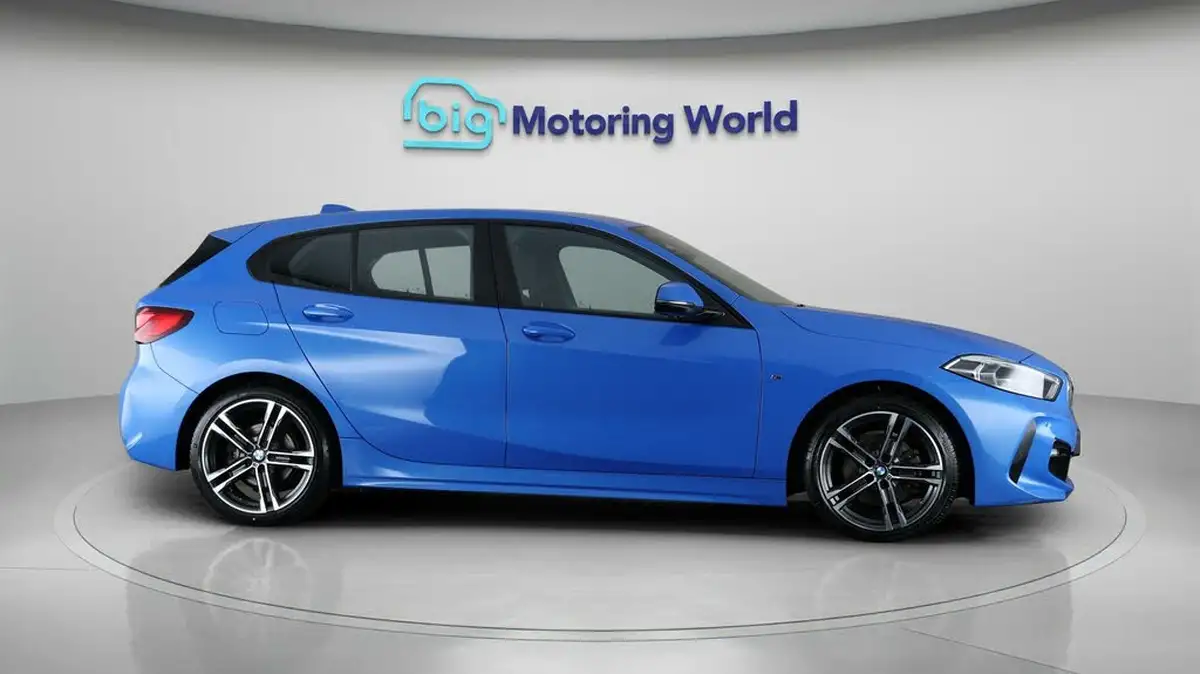 2022-bmw-1-series-15-118i-m-sport-lcp-big-8