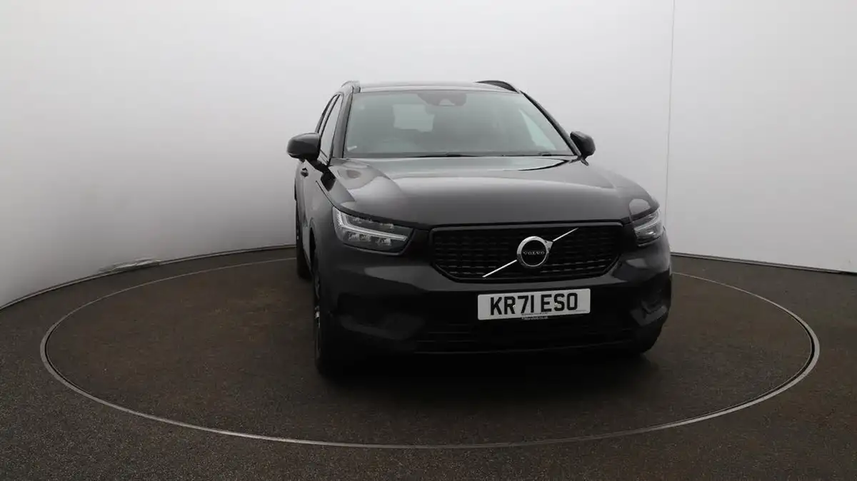 2022-volvo-xc40-20-b4-r-design-big-39