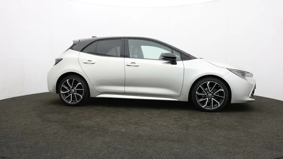 2020-toyota-corolla-18-vvt-i-excel-trk-hatchback-big-40