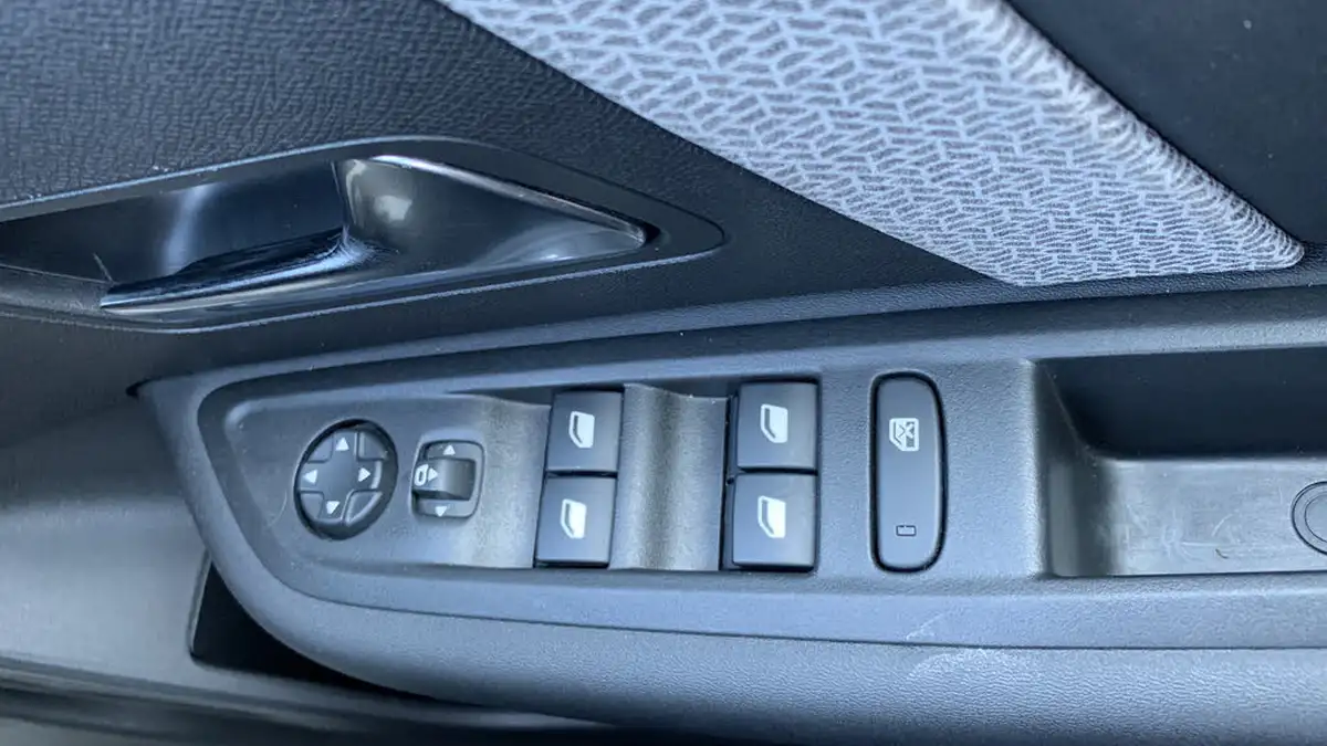 2024-citroen-c4-12-puretech-max-130ps-ss-big-22