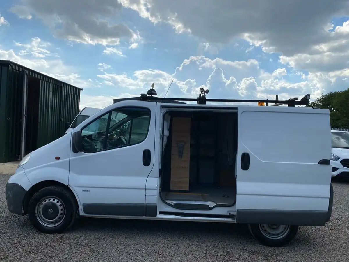 2014-vauxhall-vivaro-20td-2900-swb-115ps-panel-van-big-44