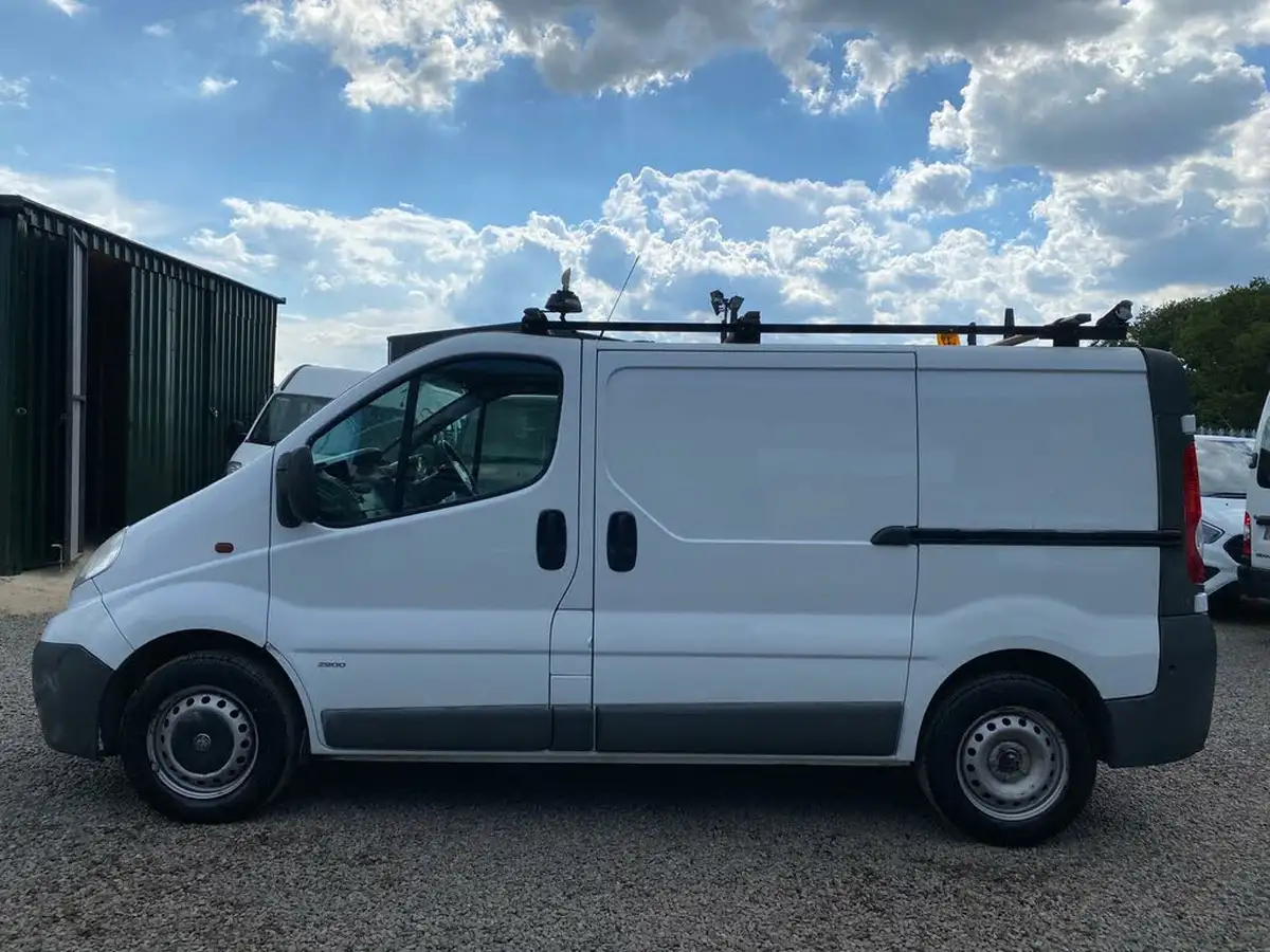 2014-vauxhall-vivaro-20td-2900-swb-115ps-panel-van-big-20