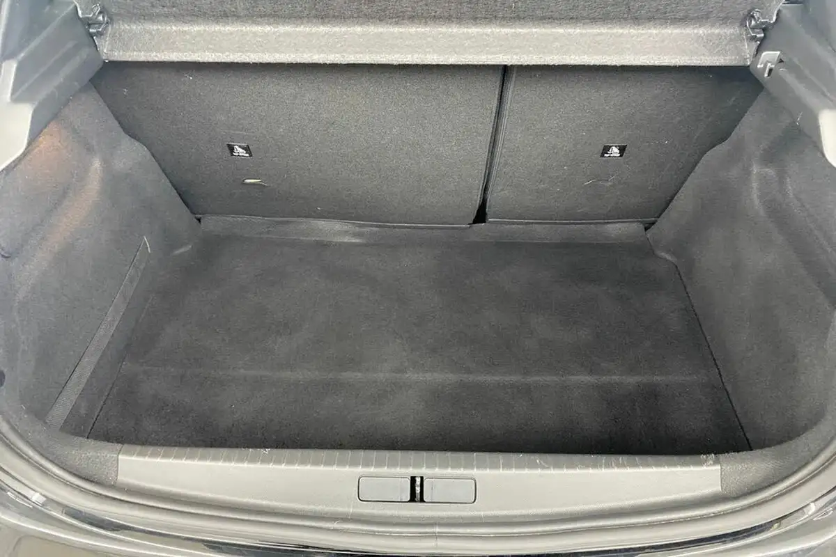 2021-peugeot-208-e-allure-premium-50kwh-big-15