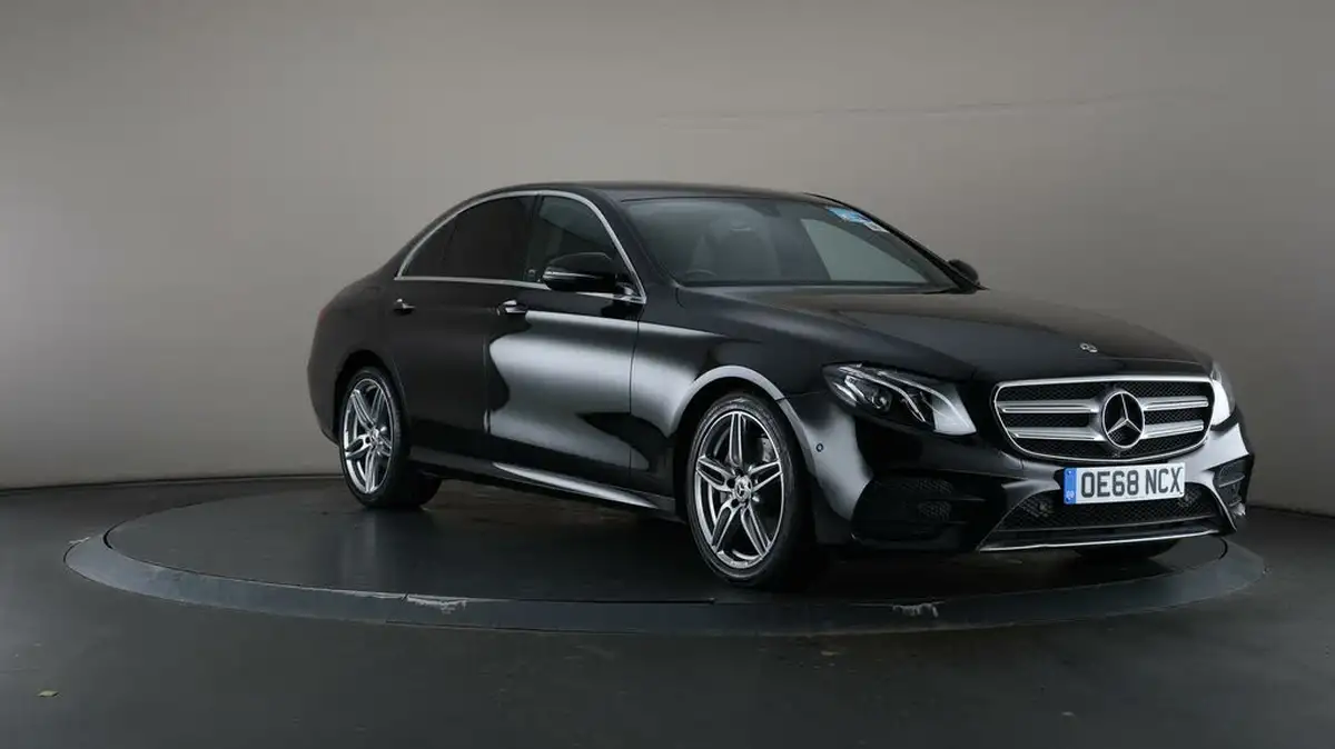 2019-mercedes-benz-e-class-20-e200-amg-line-saloon-4d-big-52