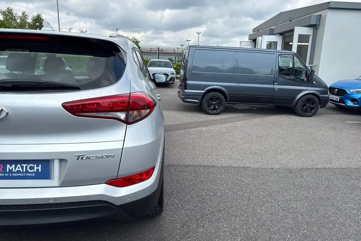 2017-hyundai-tucson-16-gdi-blue-drive-se-big-36