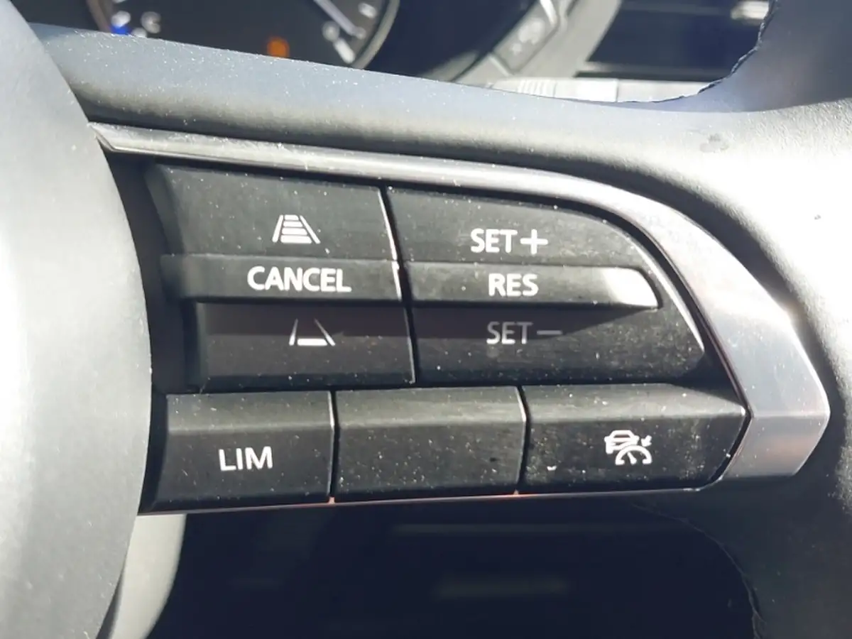 2024-mazda-mazda3-20-e-skyactiv-g-exclusive-line-big-14
