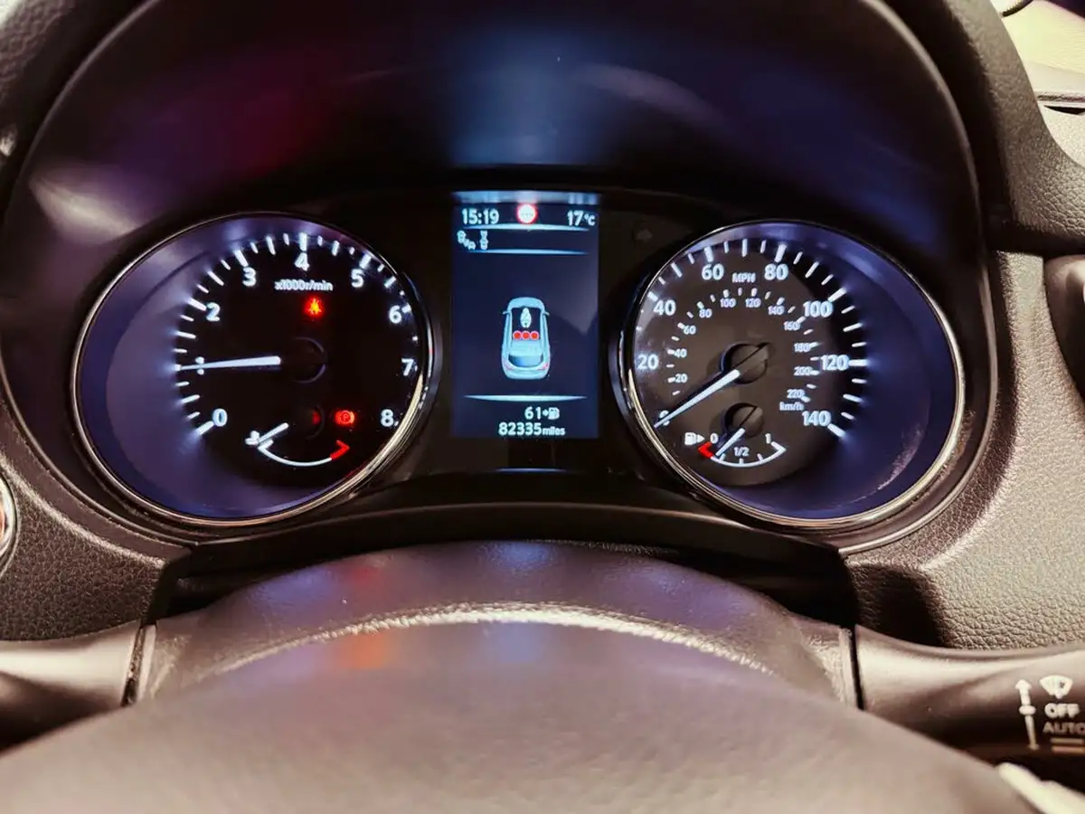2017-nissan-qashqai-12-dig-t-tekna-big-16