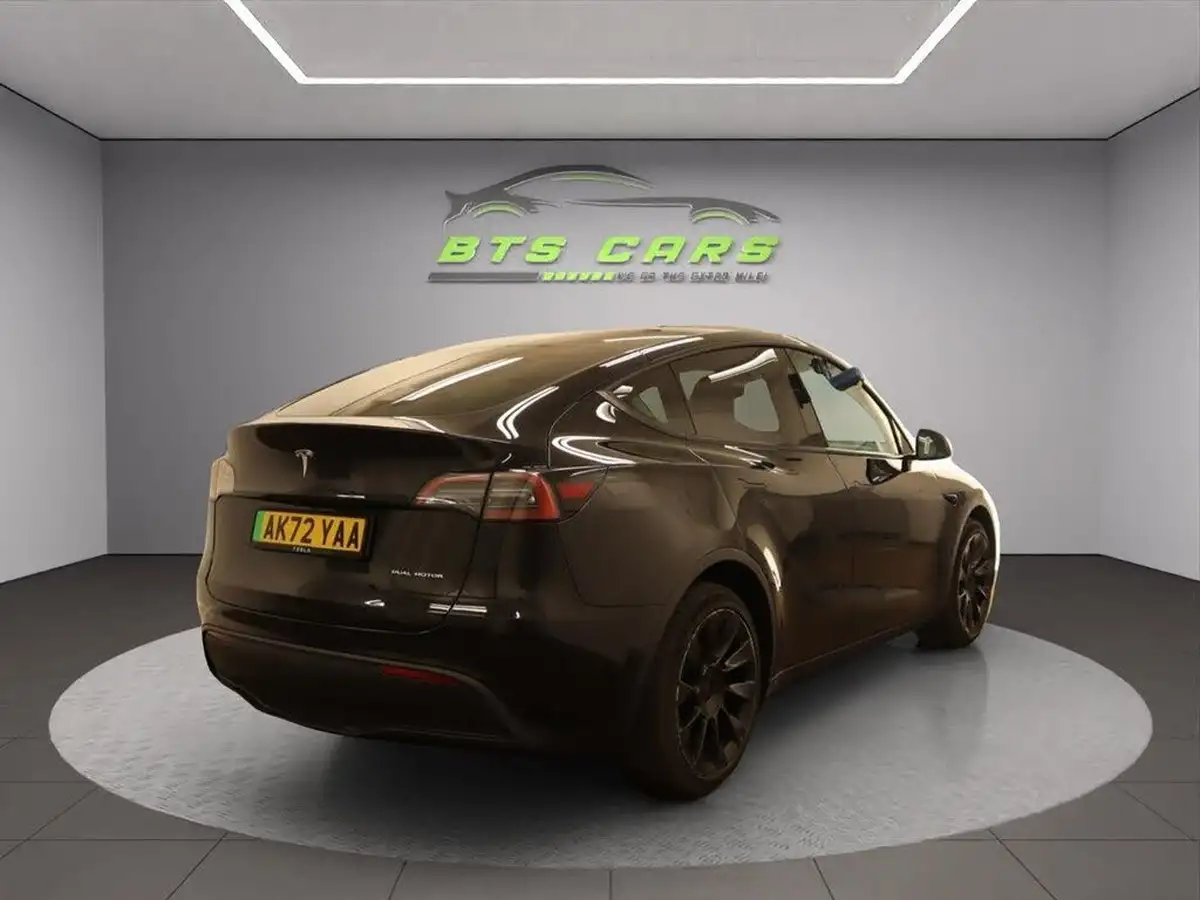 2022-tesla-model-y-e-long-range-big-3