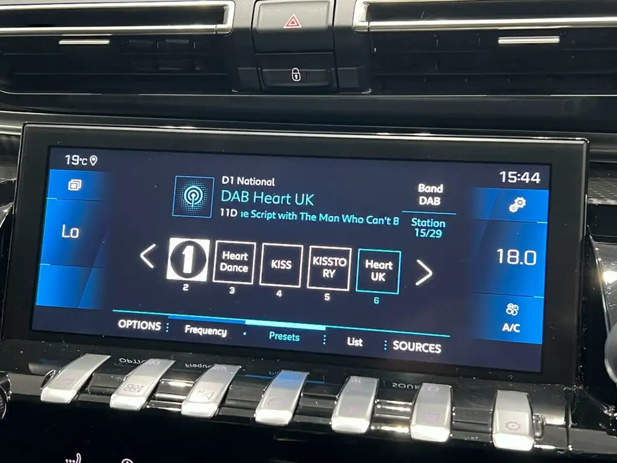 2021-peugeot-508-12-puretech-gt-line-big-35