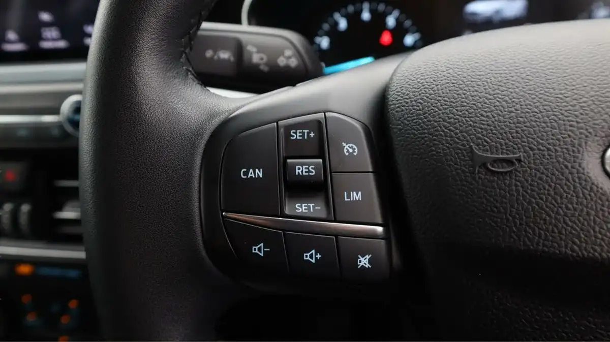 2019-ford-focus-10t-active-hatchback-big-23