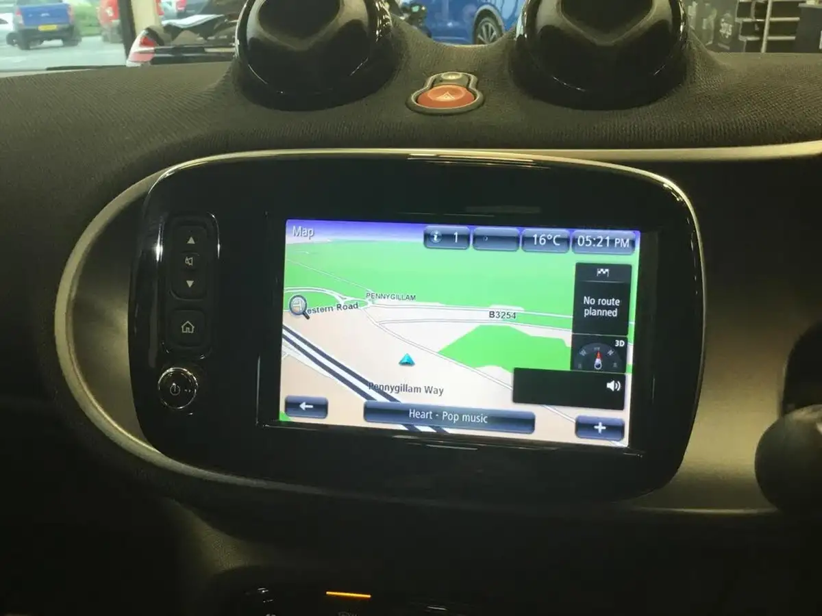 2017-smart-fortwo-09-prime-90bhp-premiumss-coupe-twinamic-big-25