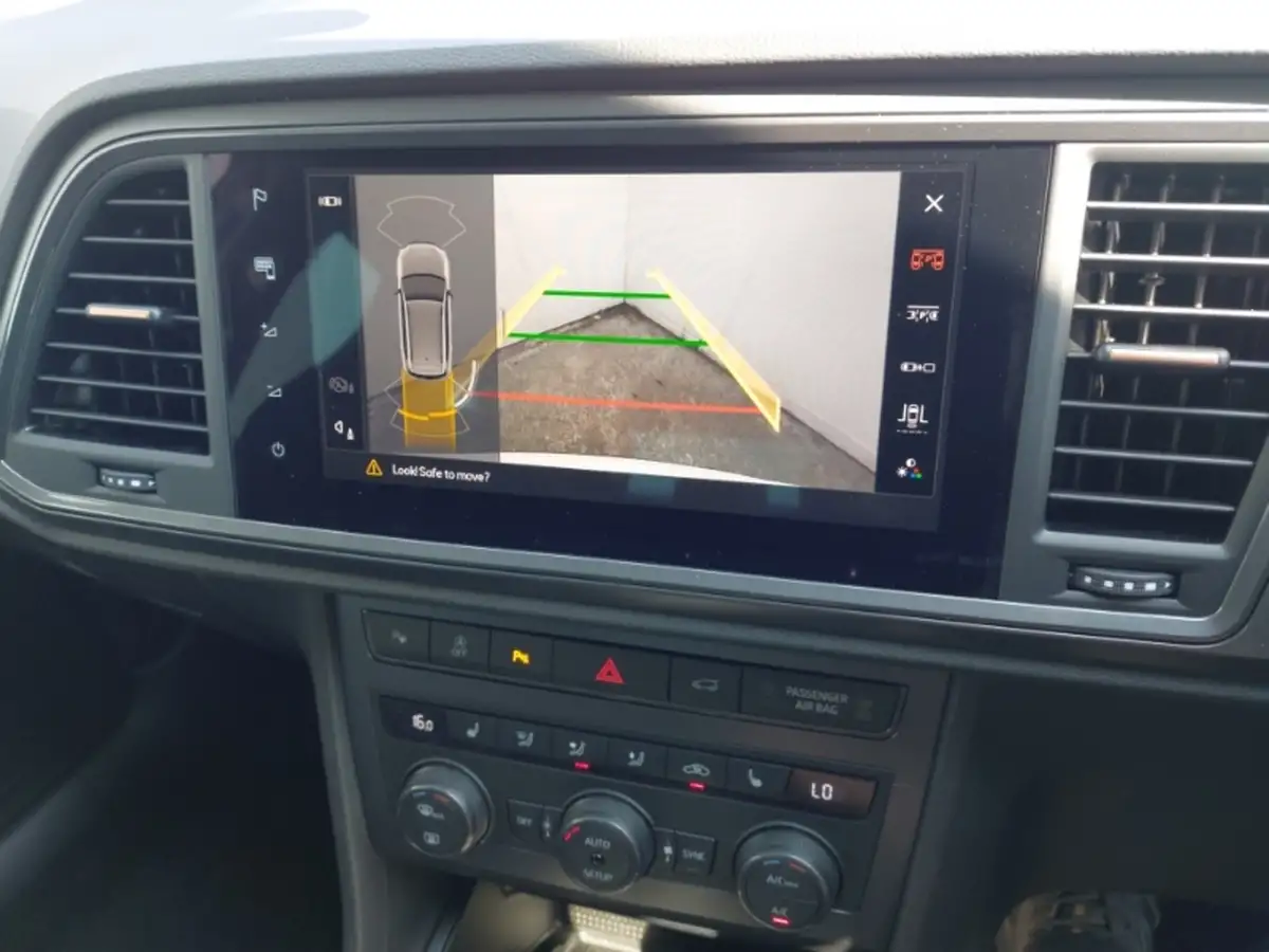 2019-lexus-is-300h-25-is-big-16